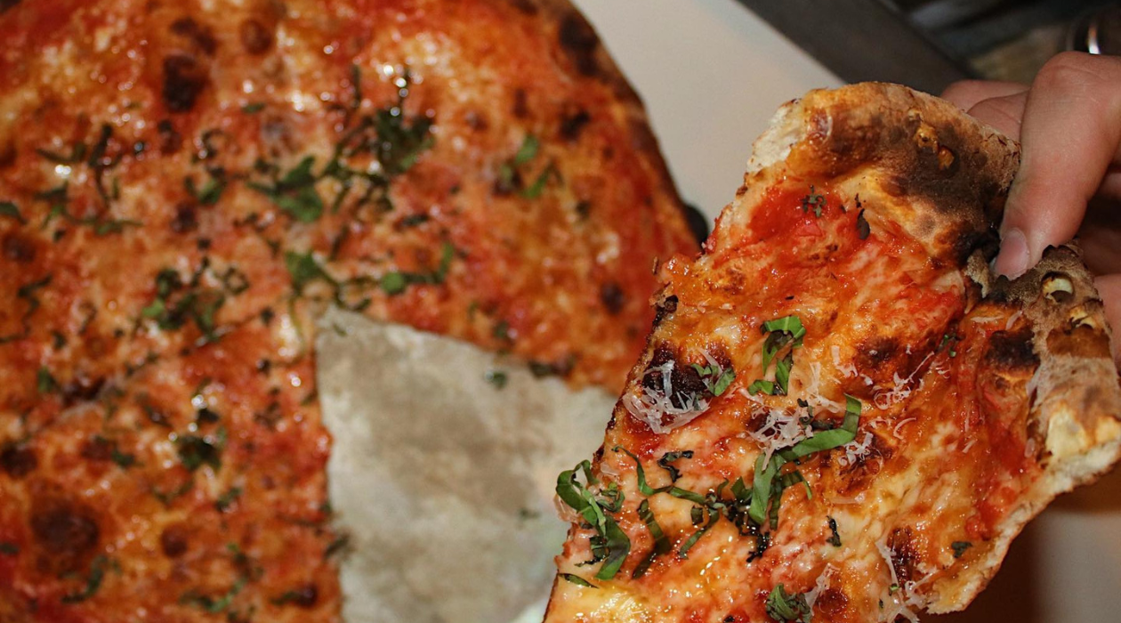 The Dutch Crown Pizza